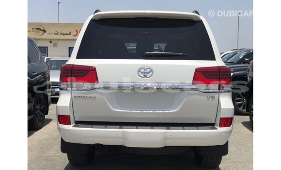 Buy Import Toyota Land Cruiser White Car in Import - Dubai in Central Buy Import Toyota Land Cruiser White Car in Import - Dubai in Central