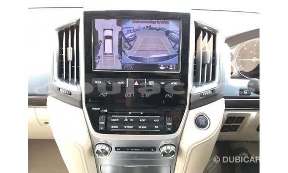 Buy Import Toyota Land Cruiser White Car in Import - Dubai in Central Buy Import Toyota Land Cruiser White Car in Import - Dubai in Central