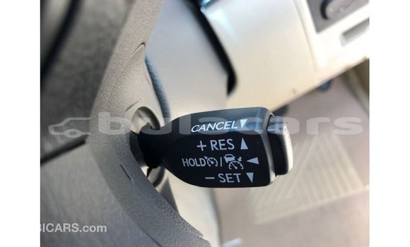 Buy Import Toyota Land Cruiser White Car in Import - Dubai in Central Buy Import Toyota Land Cruiser White Car in Import - Dubai in Central