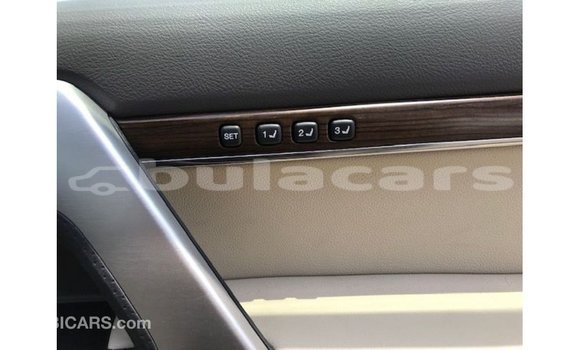 Buy Import Toyota Land Cruiser White Car in Import - Dubai in Central Buy Import Toyota Land Cruiser White Car in Import - Dubai in Central