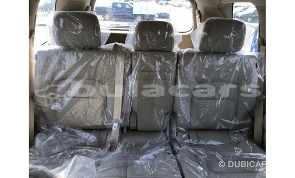 Acheter Import Voiture Toyota Land Cruiser Noir à Import - Dubai, Central Acheter Import Voiture Toyota Land Cruiser Noir à Import - Dubai, Central