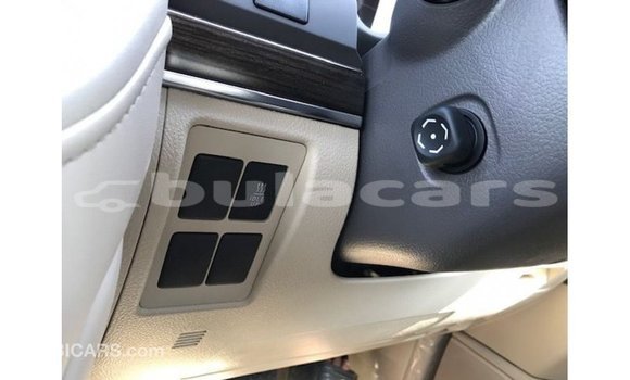 Acheter Import Voiture Toyota Land Cruiser Noir à Import - Dubai, Central Acheter Import Voiture Toyota Land Cruiser Noir à Import - Dubai, Central