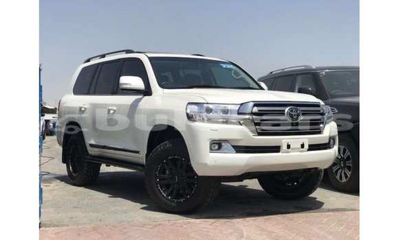 Acheter Import Voiture Toyota Land Cruiser Blanc à Import - Dubai, Central