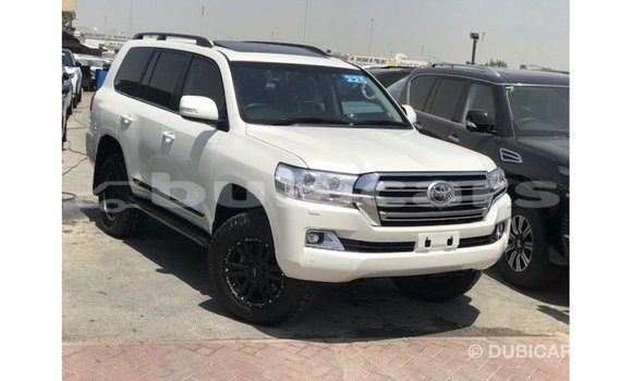 Buy Import Toyota Land Cruiser White Car in Import - Dubai in Central Buy Import Toyota Land Cruiser White Car in Import - Dubai in Central