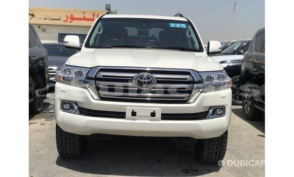 Buy Import Toyota Land Cruiser White Car in Import - Dubai in Central Buy Import Toyota Land Cruiser White Car in Import - Dubai in Central