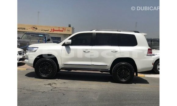 Buy Import Toyota Land Cruiser White Car in Import - Dubai in Central Buy Import Toyota Land Cruiser White Car in Import - Dubai in Central