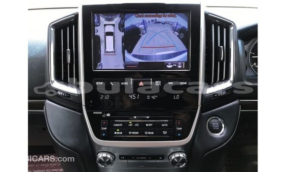 Buy Import Toyota Land Cruiser White Car in Import - Dubai in Central Buy Import Toyota Land Cruiser White Car in Import - Dubai in Central