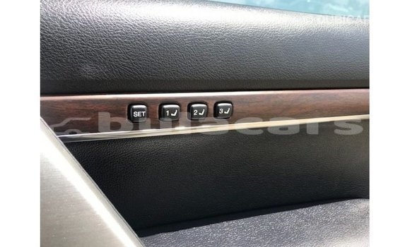 Buy Import Toyota Land Cruiser White Car in Import - Dubai in Central Buy Import Toyota Land Cruiser White Car in Import - Dubai in Central