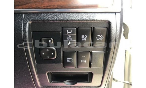 Buy Import Toyota Land Cruiser White Car in Import - Dubai in Central Buy Import Toyota Land Cruiser White Car in Import - Dubai in Central