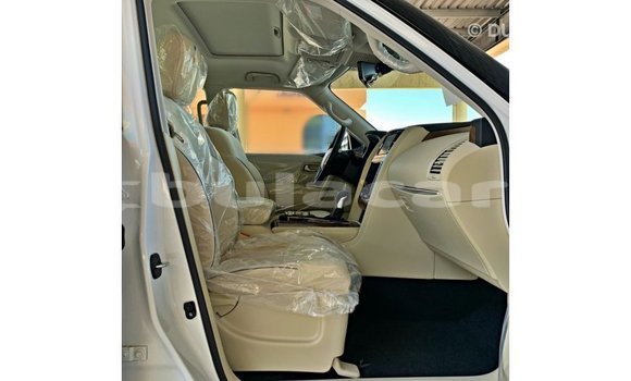 Buy Import Nissan Patrol White Car in Import - Dubai in Central Buy Import Nissan Patrol White Car in Import - Dubai in Central