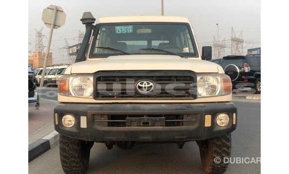 Buy Import Toyota Land Cruiser White Car in Import - Dubai in Central Buy Import Toyota Land Cruiser White Car in Import - Dubai in Central