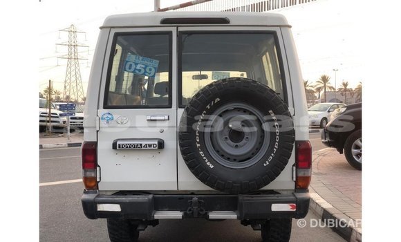 Buy Import Toyota Land Cruiser White Car in Import - Dubai in Central Buy Import Toyota Land Cruiser White Car in Import - Dubai in Central
