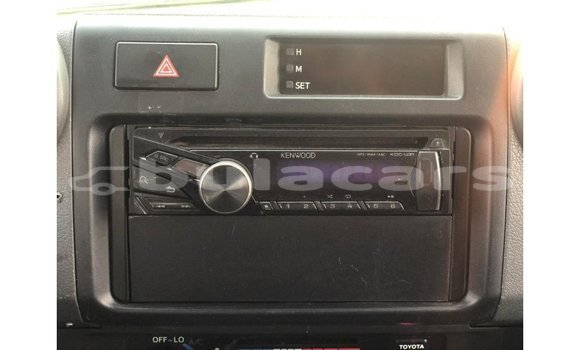 Buy Import Toyota Land Cruiser White Car in Import - Dubai in Central Buy Import Toyota Land Cruiser White Car in Import - Dubai in Central