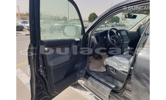 Buy Import Toyota Land Cruiser Black Car in Import - Dubai in Central Buy Import Toyota Land Cruiser Black Car in Import - Dubai in Central