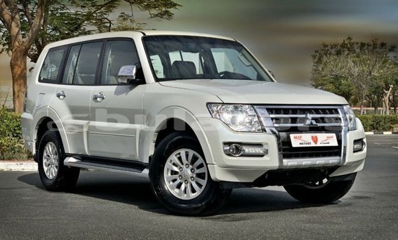Buy Import Mitsubishi Pajero White Car in Import - Dubai in Central Buy Import Mitsubishi Pajero White Car in Import - Dubai in Central