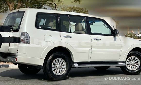 Buy Import Mitsubishi Pajero White Car in Import - Dubai in Central Buy Import Mitsubishi Pajero White Car in Import - Dubai in Central