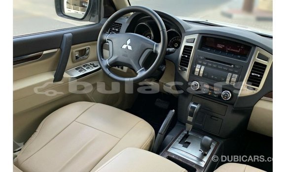 Buy Import Mitsubishi Pajero White Car in Import - Dubai in Central Buy Import Mitsubishi Pajero White Car in Import - Dubai in Central