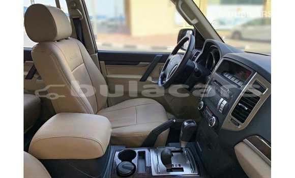 Buy Import Mitsubishi Pajero White Car in Import - Dubai in Central Buy Import Mitsubishi Pajero White Car in Import - Dubai in Central