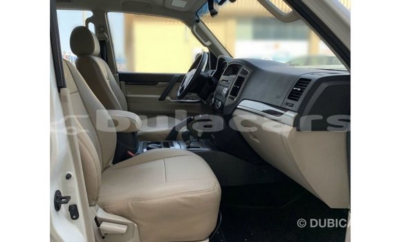 Buy Import Mitsubishi Pajero White Car in Import - Dubai in Central Buy Import Mitsubishi Pajero White Car in Import - Dubai in Central
