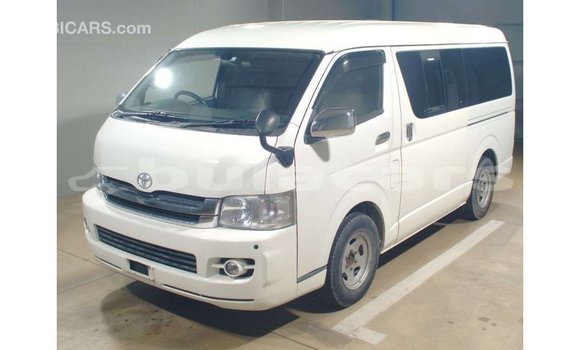 Acheter Import Voiture Toyota Hiace Blanc à Import - Dubai, Central Acheter Import Voiture Toyota Hiace Blanc à Import - Dubai, Central