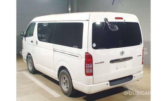 Acheter Import Voiture Toyota Hiace Blanc à Import - Dubai, Central Acheter Import Voiture Toyota Hiace Blanc à Import - Dubai, Central