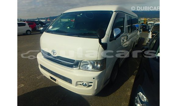 Acheter Import Voiture Toyota Hiace Blanc à Import - Dubai, Central Acheter Import Voiture Toyota Hiace Blanc à Import - Dubai, Central