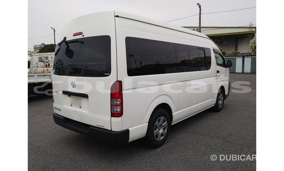 Acheter Import Voiture Toyota Hiace Blanc à Import - Dubai, Central Acheter Import Voiture Toyota Hiace Blanc à Import - Dubai, Central