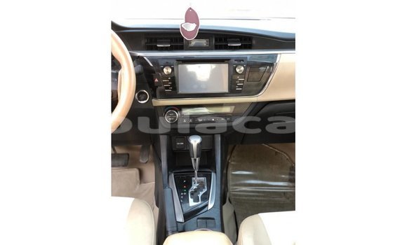 Buy Import Toyota Corolla White Car in Import - Dubai in Central Buy Import Toyota Corolla White Car in Import - Dubai in Central