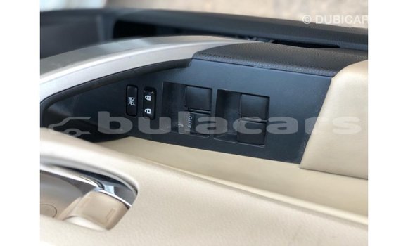 Buy Import Toyota Corolla White Car in Import - Dubai in Central Buy Import Toyota Corolla White Car in Import - Dubai in Central