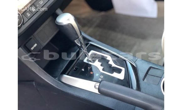 Buy Import Toyota Corolla White Car in Import - Dubai in Central Buy Import Toyota Corolla White Car in Import - Dubai in Central