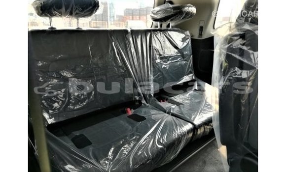 Acheter Import Voiture Toyota Land Cruiser Blanc à Import - Dubai, Central Acheter Import Voiture Toyota Land Cruiser Blanc à Import - Dubai, Central