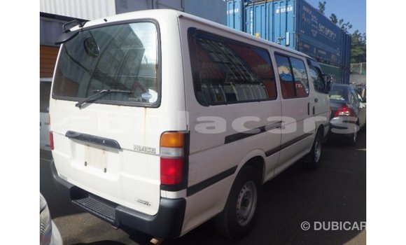 Acheter Import Voiture Toyota Hiace Blanc à Import - Dubai, Central Acheter Import Voiture Toyota Hiace Blanc à Import - Dubai, Central