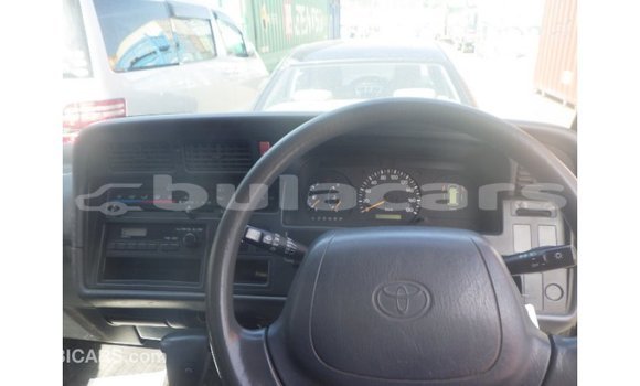 Acheter Import Voiture Toyota Hiace Blanc à Import - Dubai, Central Acheter Import Voiture Toyota Hiace Blanc à Import - Dubai, Central