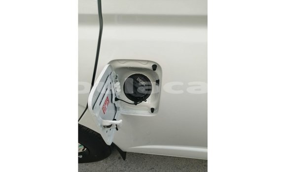 Buy Import Toyota Hiace White Car in Import - Dubai in Central Buy Import Toyota Hiace White Car in Import - Dubai in Central