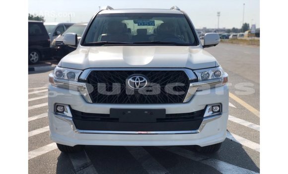 Buy Import Toyota Land Cruiser White Car in Import - Dubai in Central Buy Import Toyota Land Cruiser White Car in Import - Dubai in Central