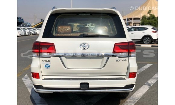 Buy Import Toyota Land Cruiser White Car in Import - Dubai in Central Buy Import Toyota Land Cruiser White Car in Import - Dubai in Central