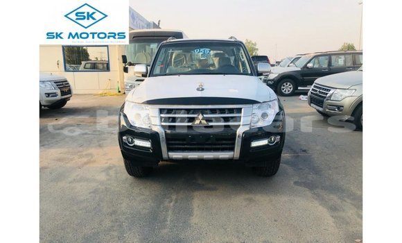 Buy Import Mitsubishi Pajero Black Car in Import - Dubai in Central Buy Import Mitsubishi Pajero Black Car in Import - Dubai in Central