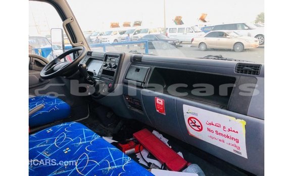 Buy Import Mitsubishi Carisma White Car in Import - Dubai in Central Buy Import Mitsubishi Carisma White Car in Import - Dubai in Central