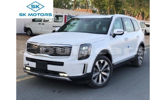 Buy Import Kia Carens White Car in Import - Dubai in Central