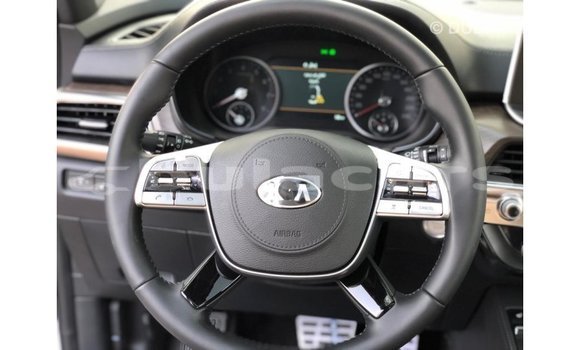 Buy Import Kia Carens White Car in Import - Dubai in Central Buy Import Kia Carens White Car in Import - Dubai in Central