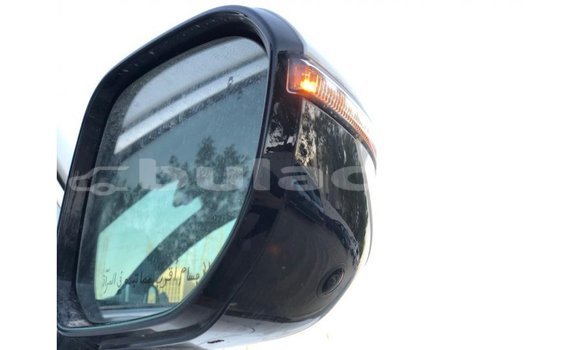 Buy Import Kia Carens White Car in Import - Dubai in Central Buy Import Kia Carens White Car in Import - Dubai in Central