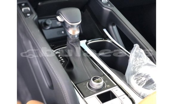 Buy Import Kia Carens White Car in Import - Dubai in Central Buy Import Kia Carens White Car in Import - Dubai in Central