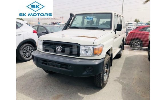 Buy Import Toyota Land Cruiser White Car in Import - Dubai in Central Buy Import Toyota Land Cruiser White Car in Import - Dubai in Central