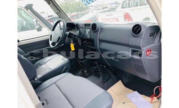 Buy Import Toyota Land Cruiser White Car in Import - Dubai in Central Buy Import Toyota Land Cruiser White Car in Import - Dubai in Central