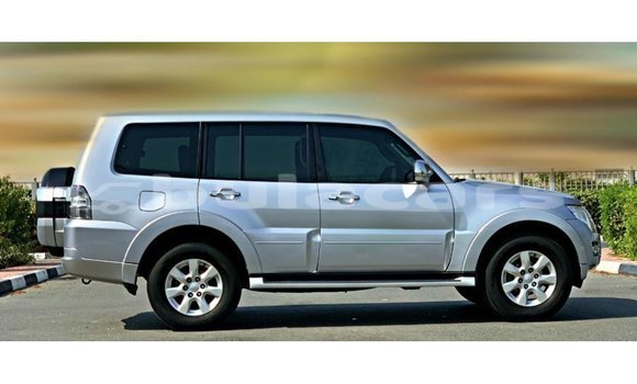 Buy Import Mitsubishi Pajero Grey Car in Import - Dubai in Central Buy Import Mitsubishi Pajero Grey Car in Import - Dubai in Central