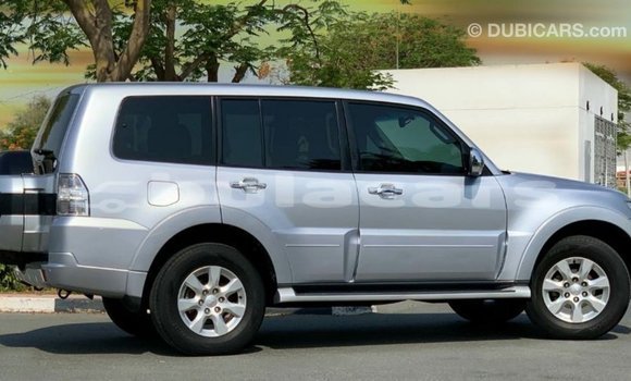 Buy Import Mitsubishi Pajero Grey Car in Import - Dubai in Central Buy Import Mitsubishi Pajero Grey Car in Import - Dubai in Central