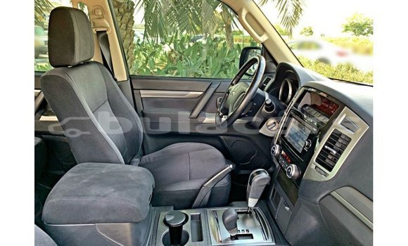 Buy Import Mitsubishi Pajero Grey Car in Import - Dubai in Central Buy Import Mitsubishi Pajero Grey Car in Import - Dubai in Central