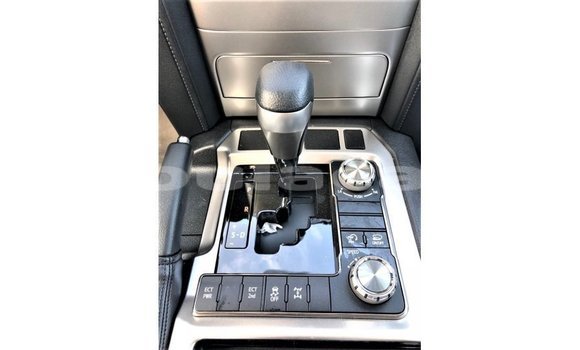 Acheter Import Voiture Toyota Land Cruiser Autre à Import - Dubai, Central Acheter Import Voiture Toyota Land Cruiser Autre à Import - Dubai, Central