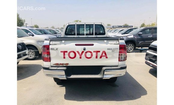 Buy Import Toyota Hilux White Car in Import - Dubai in Central Buy Import Toyota Hilux White Car in Import - Dubai in Central