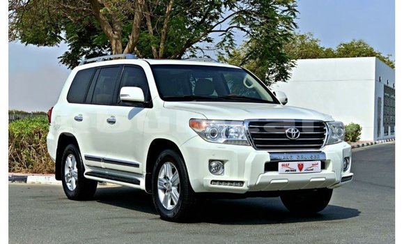 Buy Import Toyota Land Cruiser White Car in Import - Dubai in Central Buy Import Toyota Land Cruiser White Car in Import - Dubai in Central